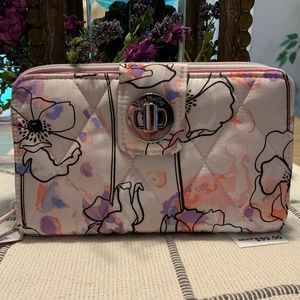 Vera Bradley Ultralight Turnlock Wallet